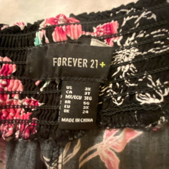 Forever 21 Plus Floral Flare Leg Lightweight Bottoms - Picture 3 of 4